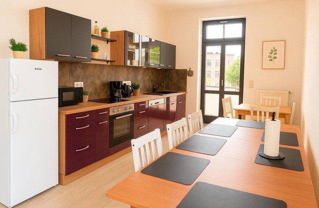 Spacious apartment with 2 parking spaces/Wifi/quiet & central