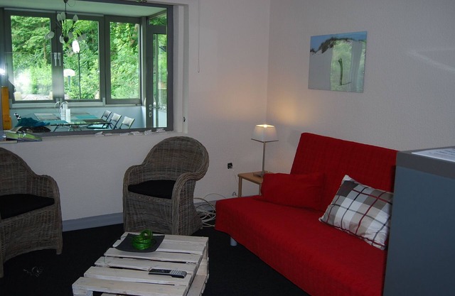 Spacious apartment with terrace (101 sqm.) close to town (10 min train ride) in the open