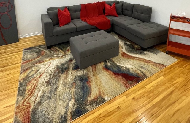 Spacious Aprt 3BED-1King. Free Parking. WIFI.