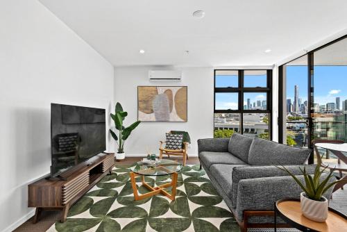 Spacious Apt with Stunning City Views and Car Park!
