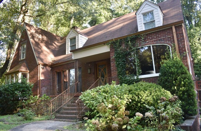 Spacious Atlanta apartment 15 minutes from downtown