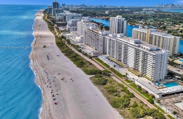 Spacious Beachfront Retreat,nFamily Friendly,nFree parking/Free Public Trolley