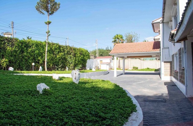 Spacious & Beautiful 5-bedroom Villa in Nairobi with WiFi