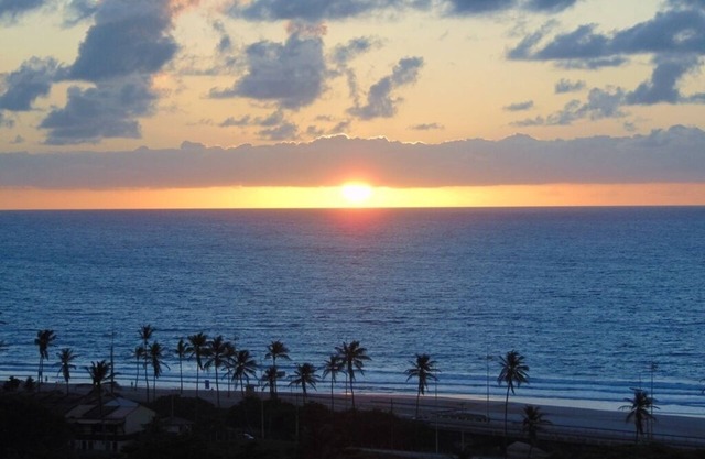 Spacious bedroom and living room apartment, close to the beach and beautiful sea views