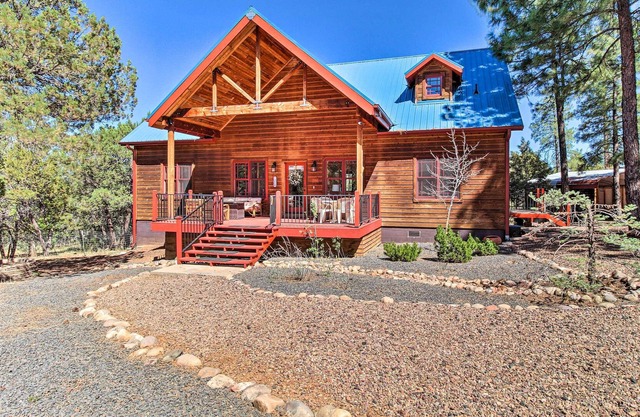 Spacious Bohemian Cabin + Decks, 9 Mi to Lake