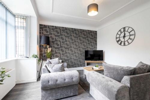 Spacious & Bright 3 Bedroom House in St Helens