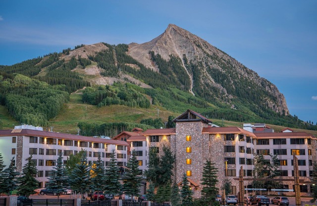 Spacious + Bright Suite | Ski-in Crested Butte