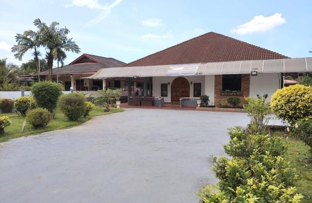 Spacious Bungalow with Large Outdoor in Sabah