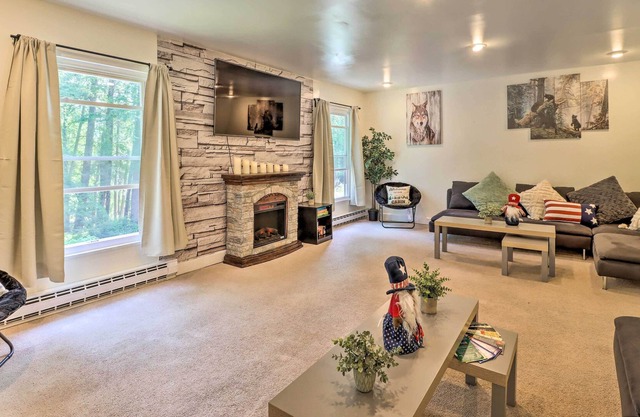 Spacious Cabin w/ Hot Tub, Game Room & Fire Pit!