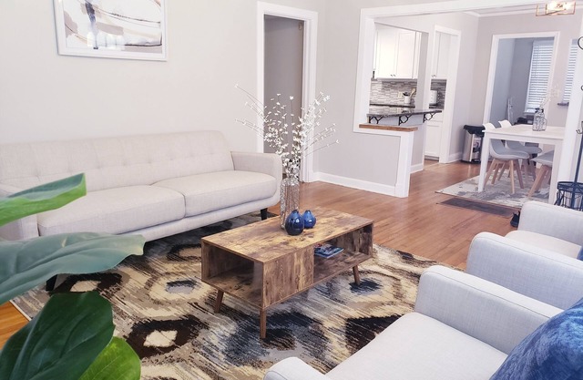 ⭐️⭐️⭐️Spacious Capitol City Charmer near Downtown!⭐️⭐️⭐️