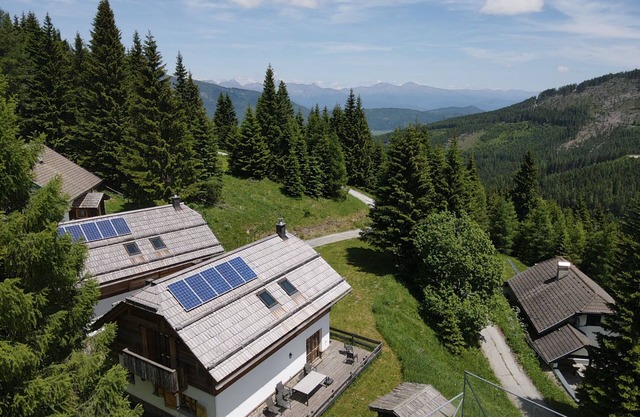 Spacious chalet with sauna near the ski lift