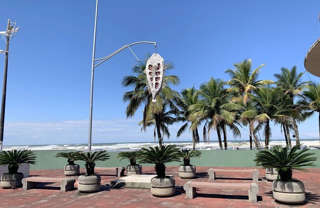 SPACIOUS COMFORTABLE APARTMENT, WIFI, GREAT LOCATION, 200 METERS FROM THE BEACH
