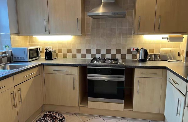 Spacious Comfortable Central Derby 2-bed Apartment