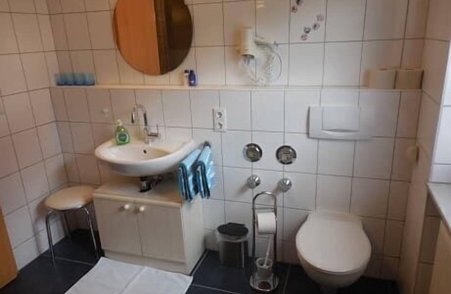 Spacious, comfortable * Spruce vacation apartment with two bedrooms