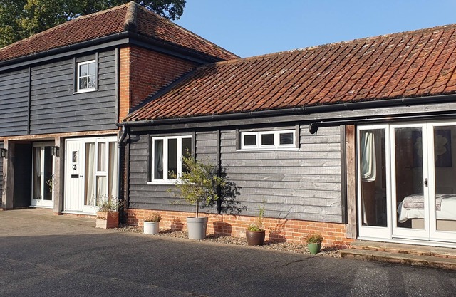 Spacious Converted Granary Stradbroke