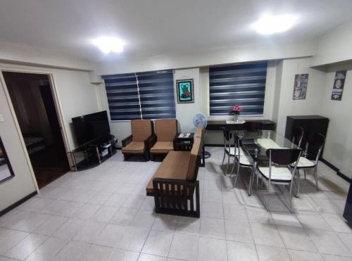 Spacious corner 2BR condo and balcony parking