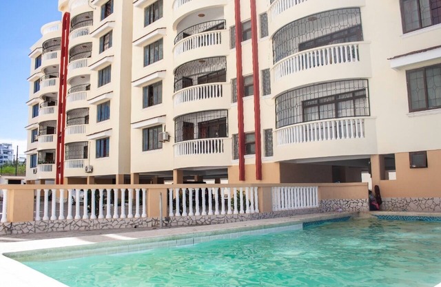 Spacious Cosy 4Bedroom Apartment Nyali, Great Oceanview, 2 min walk to the Beach