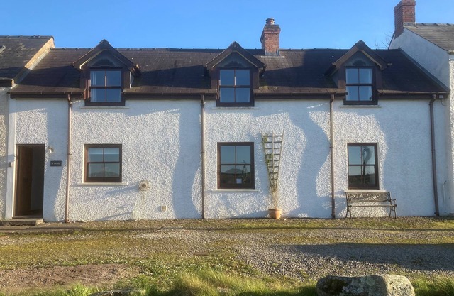 Spacious cottage in quiet village, near to Pembrokeshire coast.