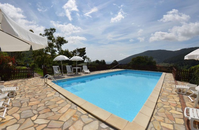 Spacious Cottage in Buti