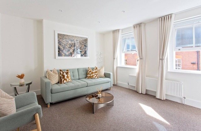 Spacious Covent Garden Getaway