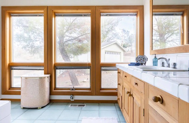 Spacious, Cozy Getaway with Breathtaking Mountain Views