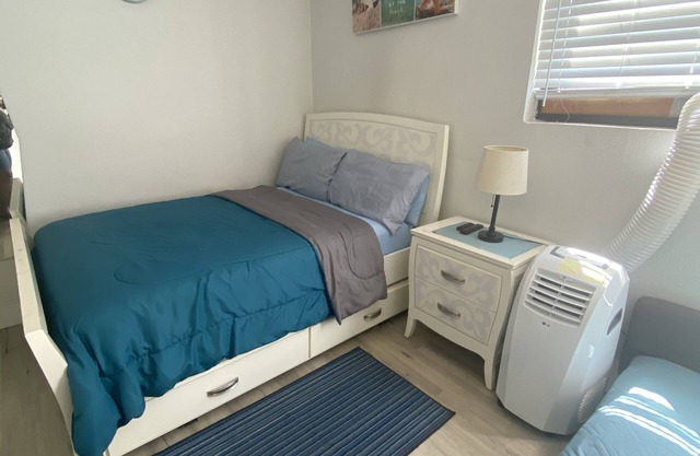 Spacious cozy room