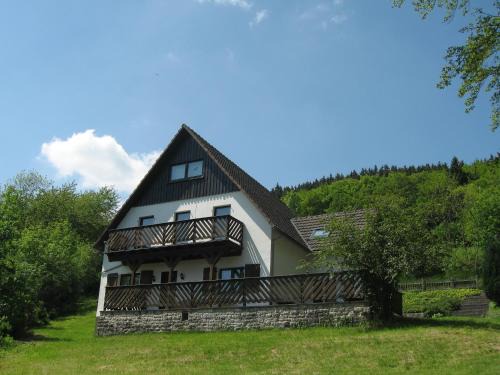 Spacious Düdinghausen Chalet