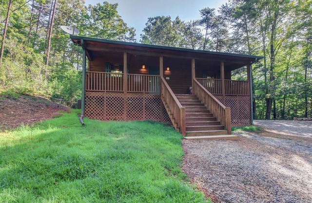Spacious Dog-Friendly Cabin with Screened Deck, Private Hot Tub, & Firepit