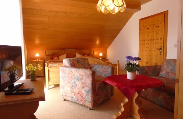 Spacious double room with south-west facing balcony