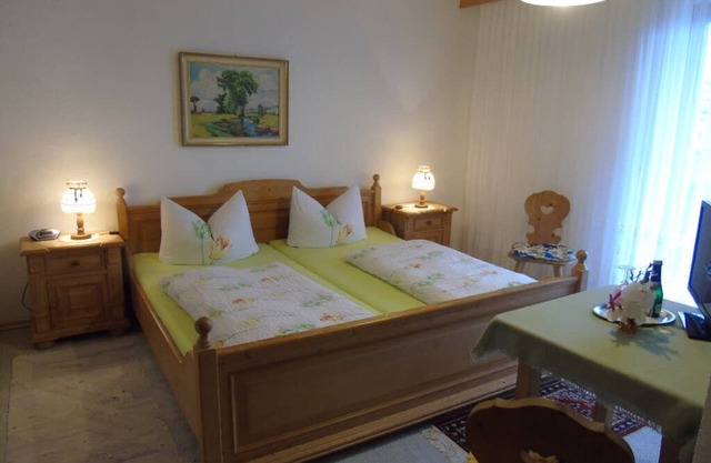 Spacious double room with south-west facing balcony