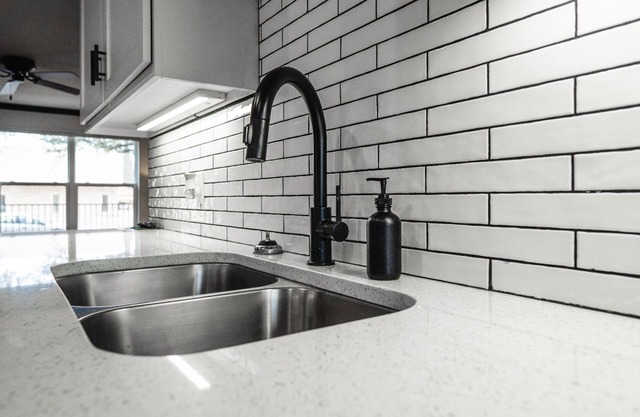 ☕️Spacious Downtown Apartment | AMAZING Kitchen