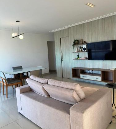 Spacious Downtown Gateway 130m2 Apartment