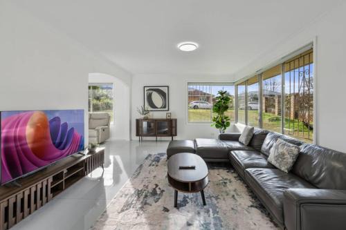 Spacious Dual Stay Main House Separate Studio