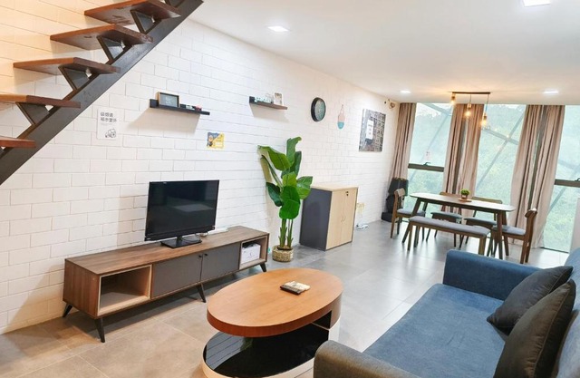 Spacious Duplex 4~8pax ~ 1U, IKEA, the Curve