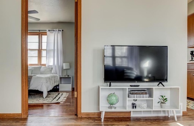 Spacious Duplex Close to Downtown