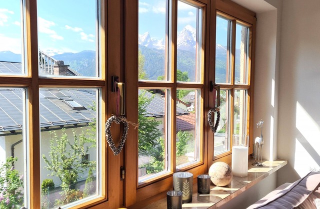 Spacious Elly vacation apartment with 2 bedrooms, 2 bathrooms and Watzmann view