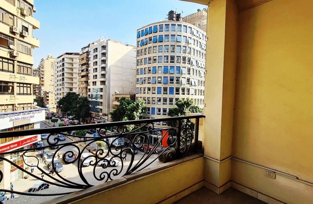 Spacious Executive Luxury Apartment with Balcony
