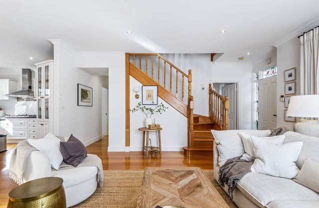 Spacious Family Home with Balcony in Pascoe Vale