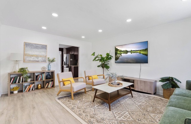 Spacious Family Escape – 4BR Home in Prime Huntington Beach Location
