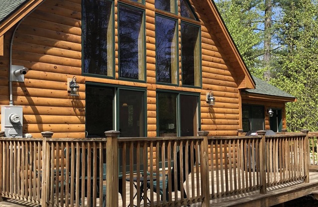 Spacious Family Friendly Log Sided Home - Close to StoryLand, Saco River & More!