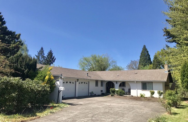 Spacious family-friendly home near WOU!