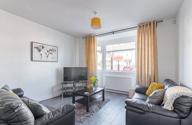 Spacious Family Home, great for city breaks or business stays