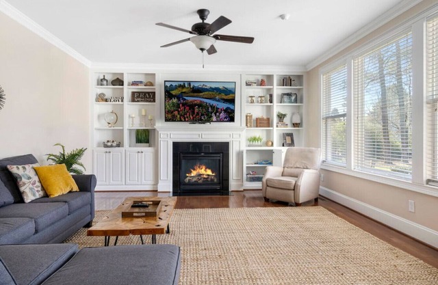 Spacious Family Getaway ~ Fire Pit~ Private Office