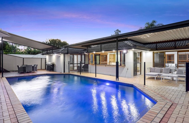 Spacious Family Holiday Home with Private Pool