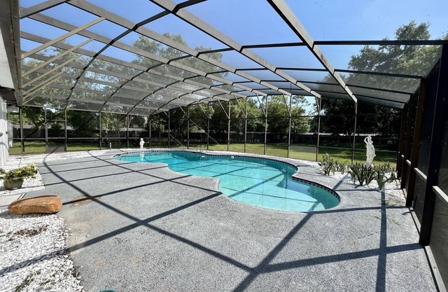 Spacious Family House with Private Pool in Central Florida