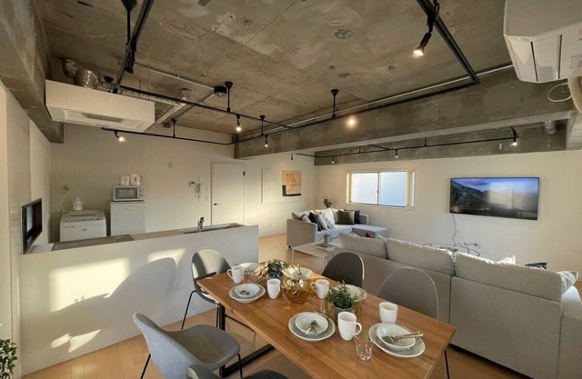 Spacious Family apartment next to Peace Park