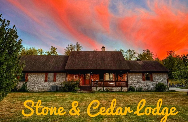 Spacious family Lodge with solar heated pool, hot tub, fire pit and EV charger.
