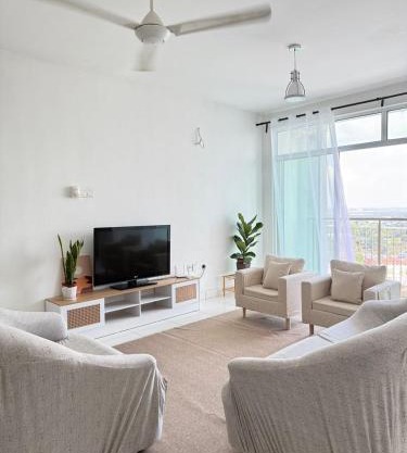 Spacious Flat with Breakfast Wifi 3 Free Parking at Seksyen 7