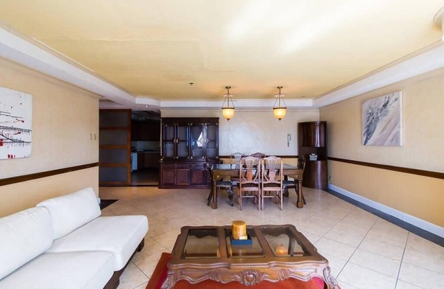 Spacious Gallery Living 2-BR Penthouse