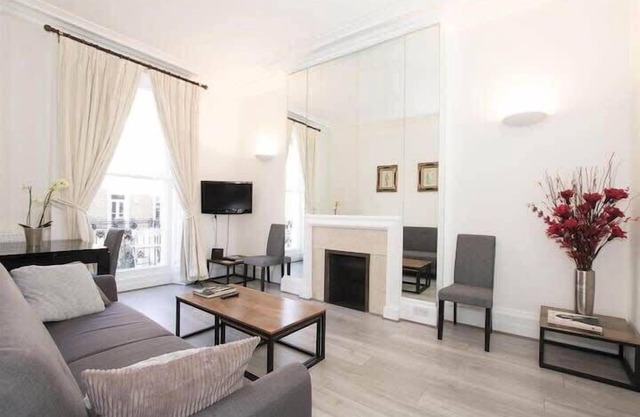 Spacious Georgian Apartment in Greater London